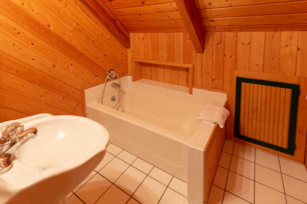 Вилла Creekside Bunkhouse Whittier Экстерьер фото