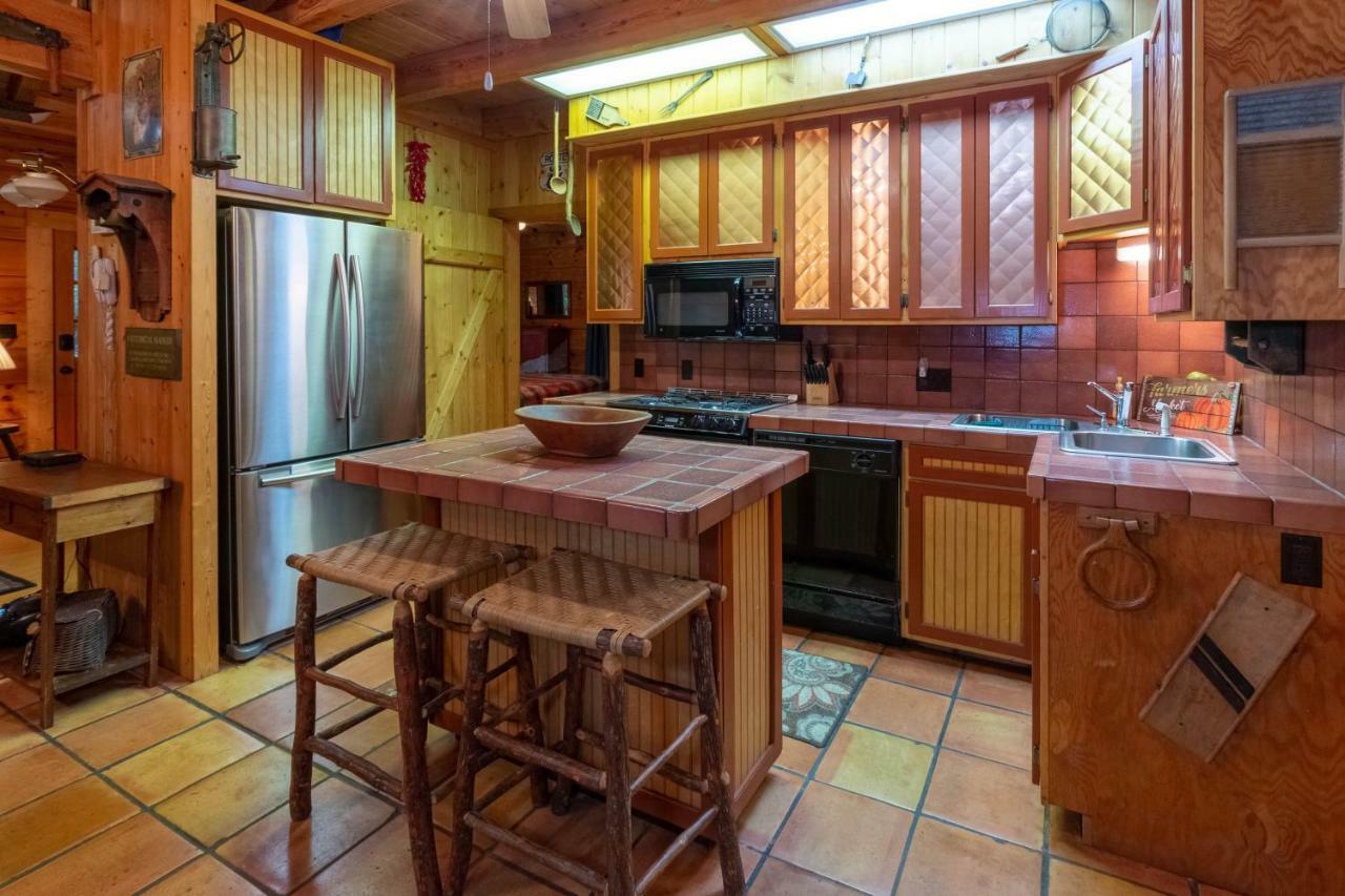 Вилла Creekside Bunkhouse Whittier Экстерьер фото
